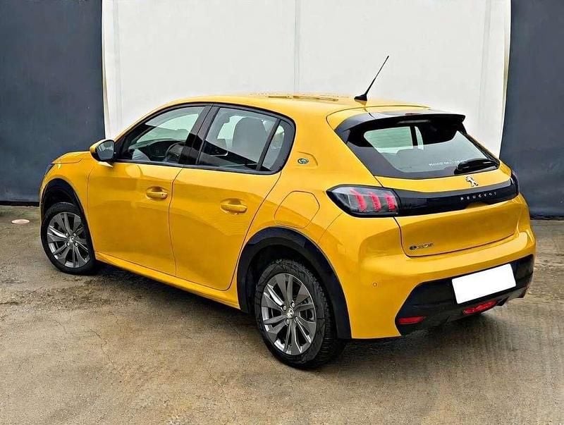 Usata Peugeot e-208 Active 100 kW (136 CV) 2020 Utilitaria