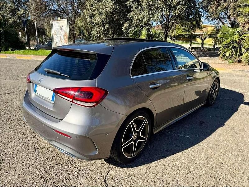 Usata Mercedes A180 Premium 116 CV (85 kW) 2018 Grigio Berlina