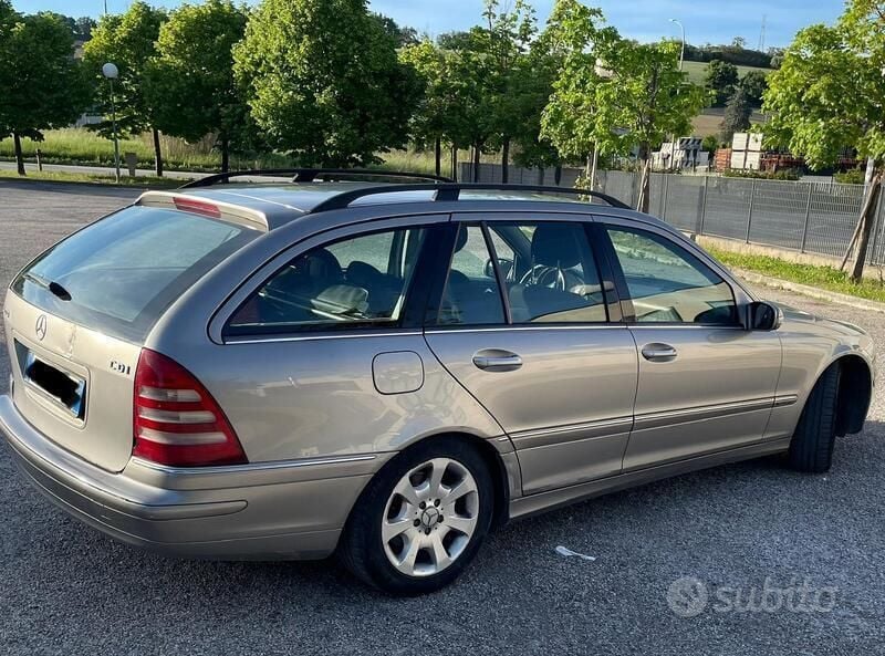 Usata Mercedes C220 150 CV (110 kW) 2006 Station wagon