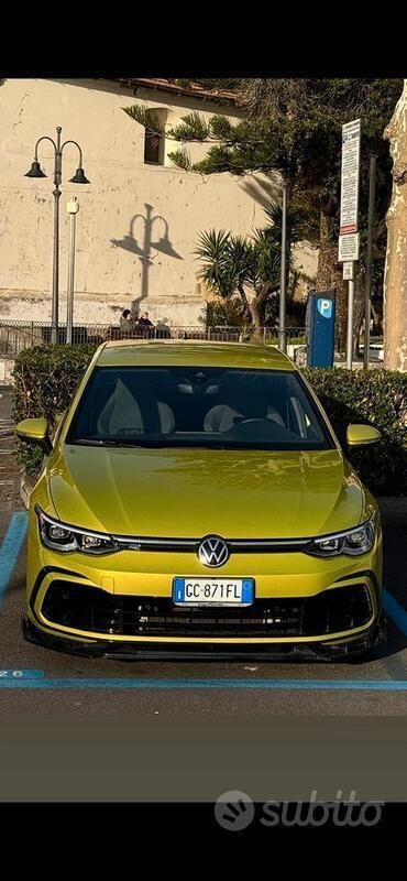 Usata VW Golf VIII R-line 150 CV (110 kW) 2020 Giallo Utilitaria