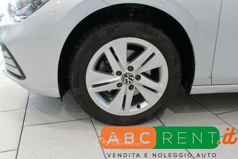 Usata VW Golf VIII Life 150 CV (110 kW) 2022 Argento Berlina