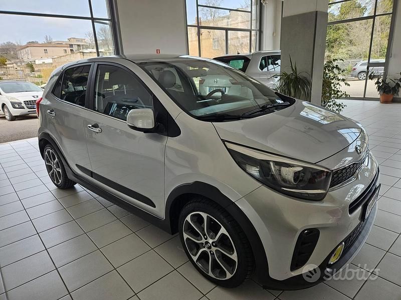 Usata Kia Picanto X-Line 100 CV (73 kW) 2019 Grigio Utilitaria