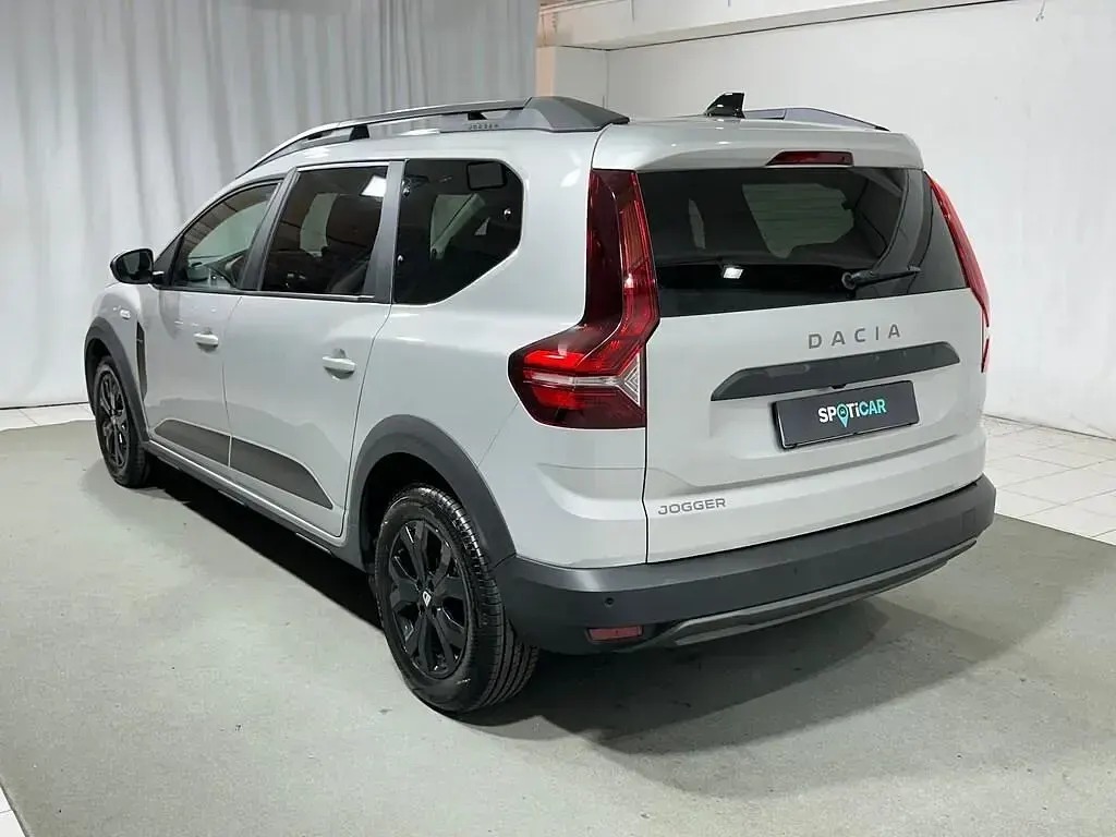 Usata Dacia Jogger Extreme 101 CV (74 kW) 2022 Grigio Monovolume
