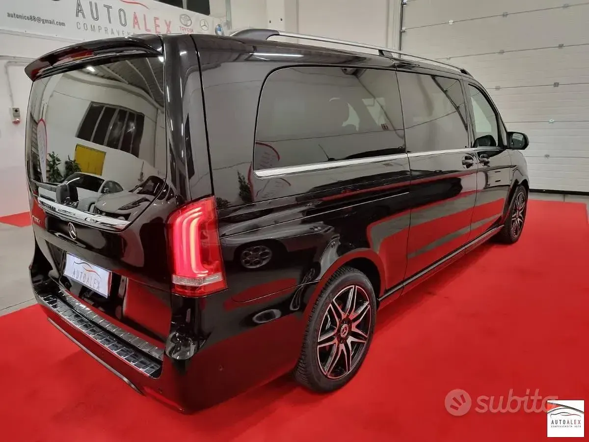 Usata Mercedes V300 Premium 239 CV (175 kW) 2019 Nero Monovolume