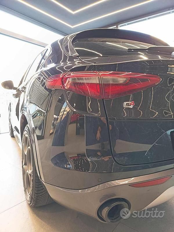 Usata Alfa Romeo Stelvio Veloce 210 CV (154 kW) 2022 Nero SUV