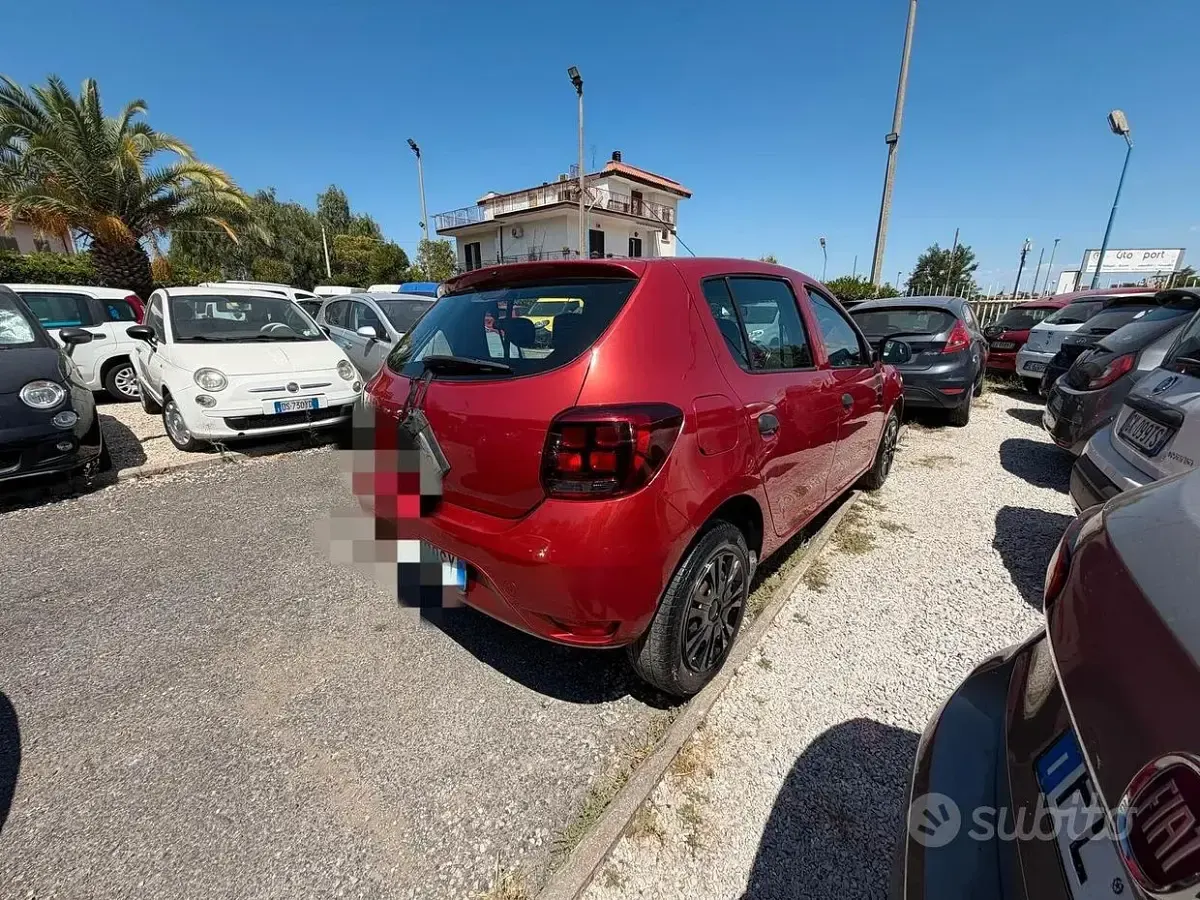 Usata Dacia Sandero Ambiance 73 CV (53 kW) 2017 Rosso Berlina