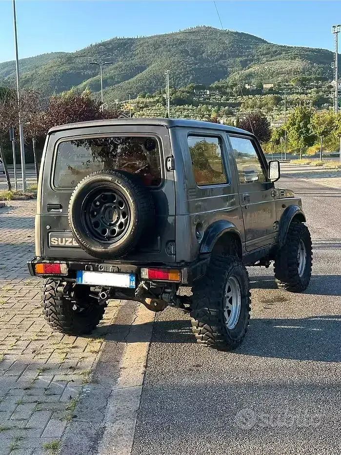 Usata Suzuki Samurai 64 CV (47 kW) 1990 Grigio SUV