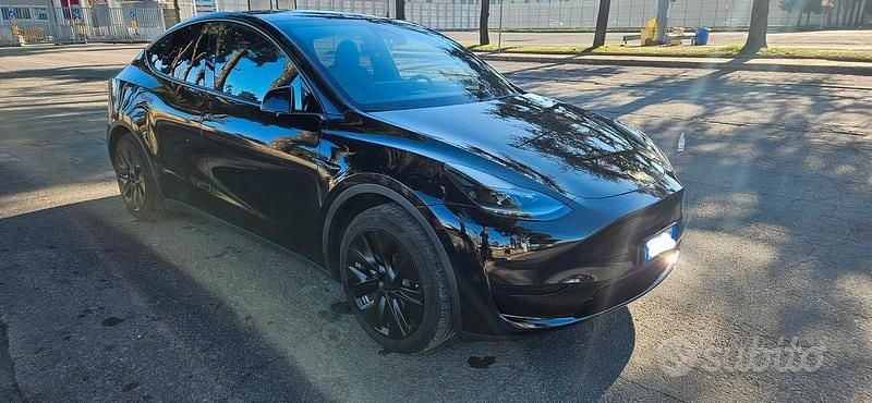 Usata Tesla Model Y RWD 250 kW (340 CV) 2024 Nero SUV