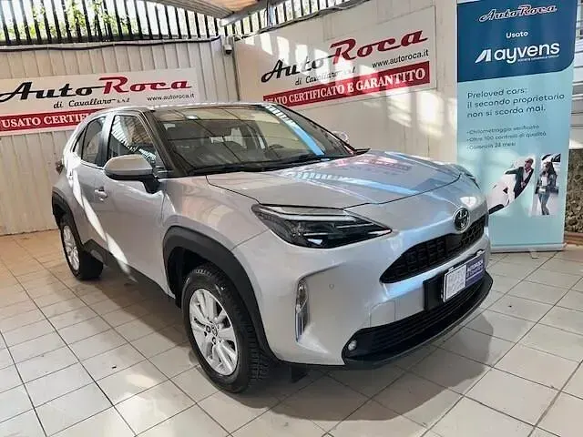 Usata Toyota Yaris Cross Business Edition 92 CV (67 kW) 2022 Grigio SUV