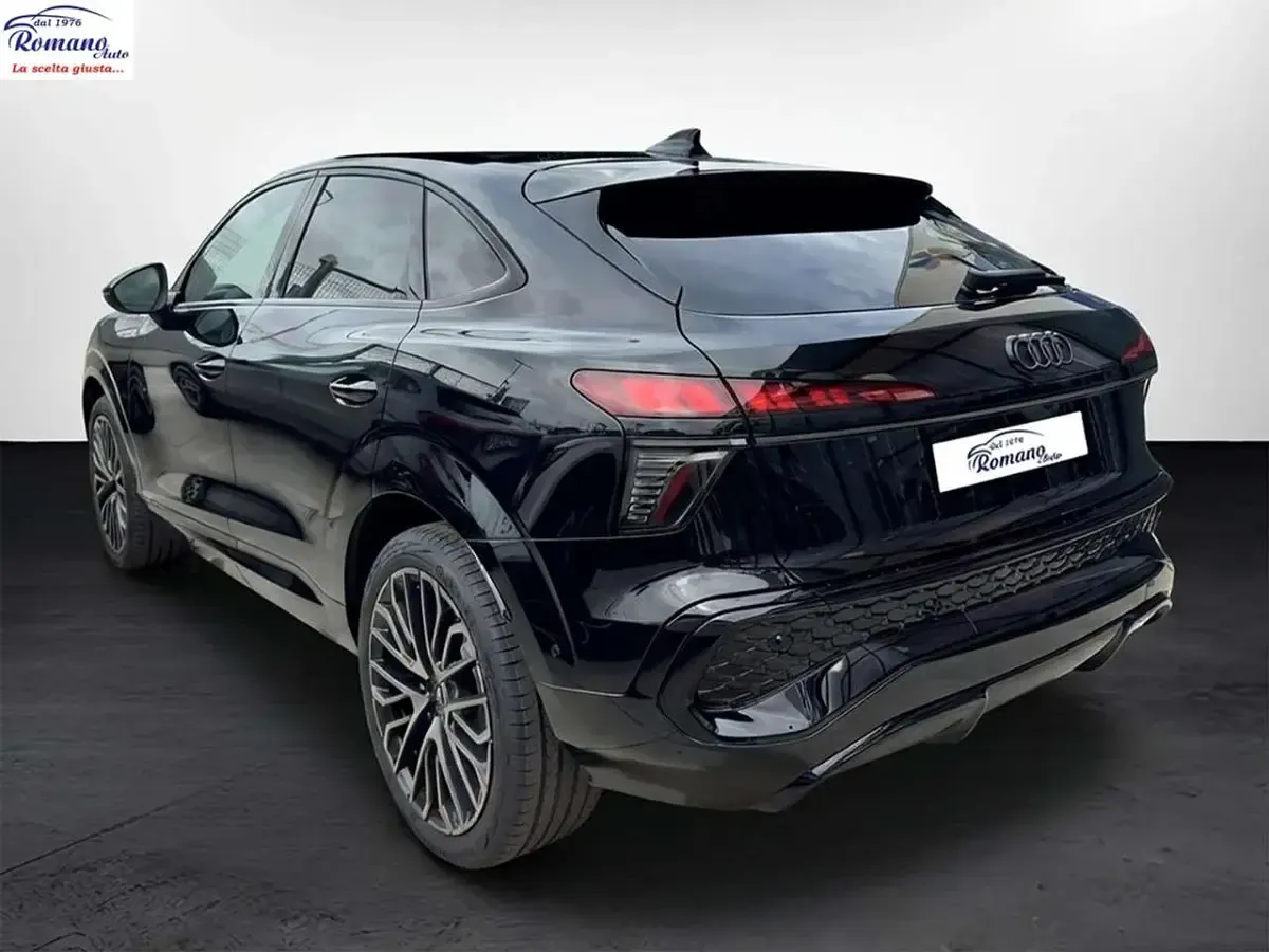 Nuova Audi Q3 S-Line 151 CV (111 kW) 2026 Nero mytos SUV