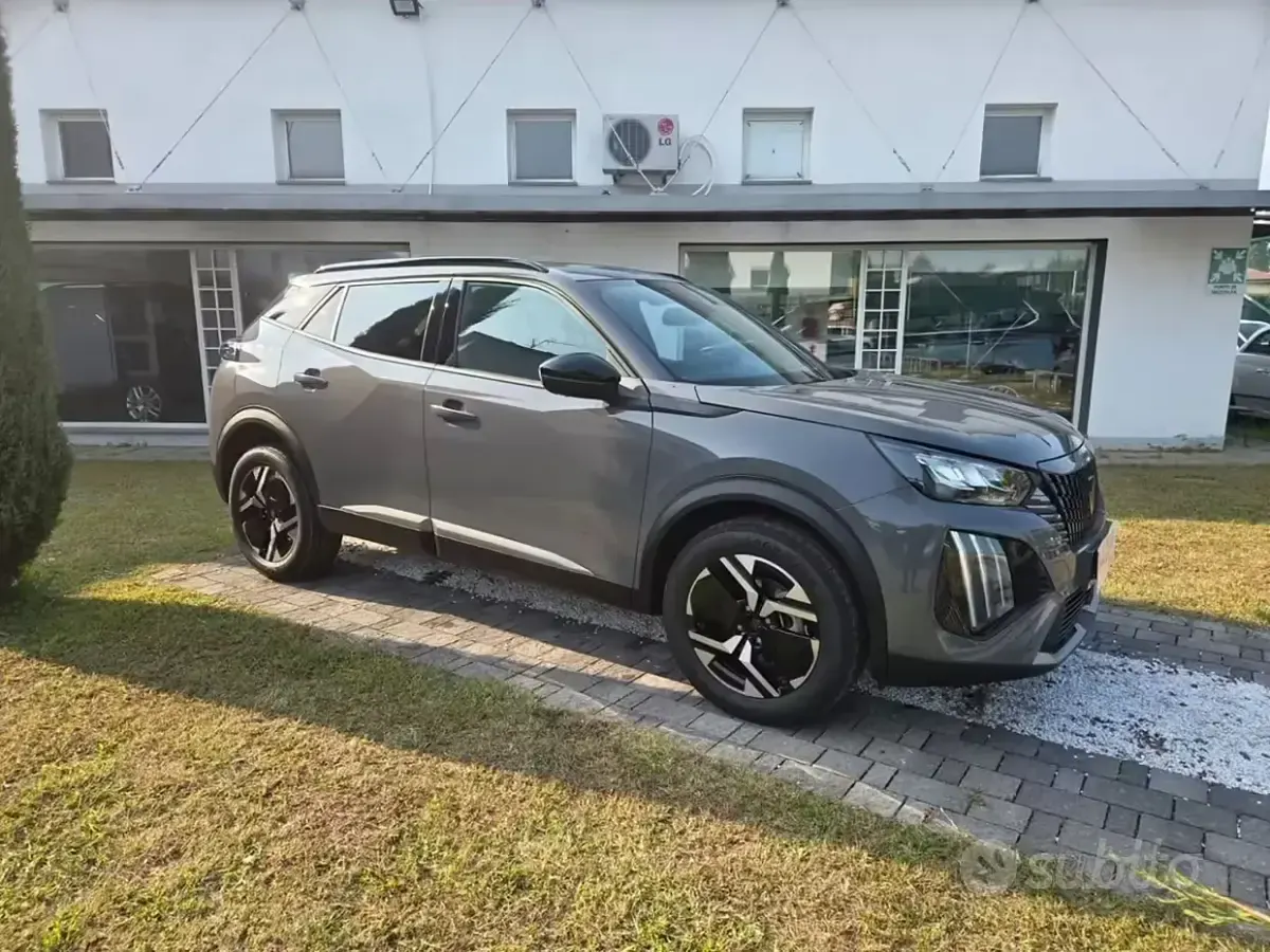 Nuova Peugeot 2008 Allure 101 CV (74 kW) 2025 Grigio SUV