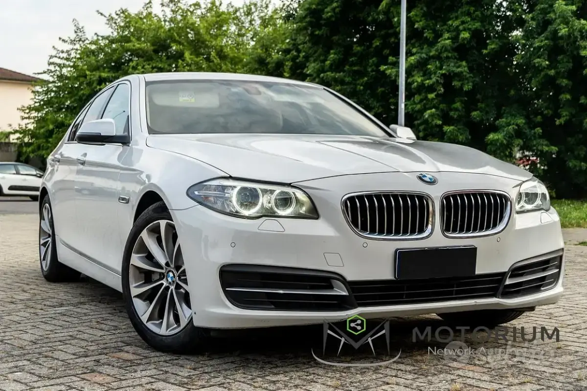 Usata BMW 530 Luxury Line 258 CV (189 kW) 2015 Bianco Berlina