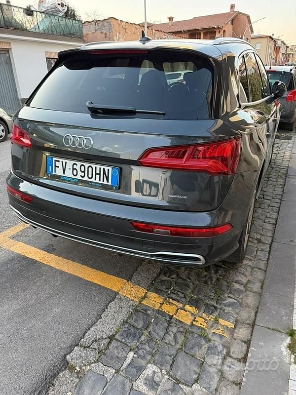 Usata Audi Q5 S-line plus 190 CV (139 kW) 2019 Grigio SUV