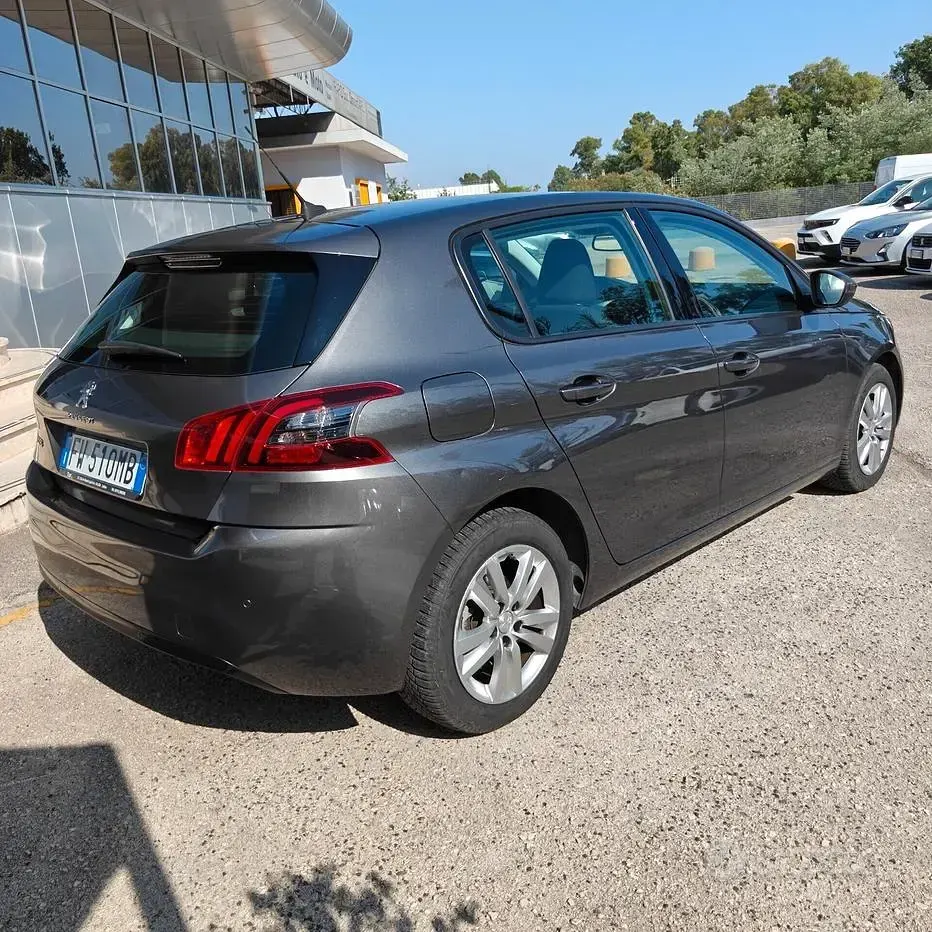 Usata Peugeot 308 Active 131 CV (96 kW) 2019 Grigio Berlina