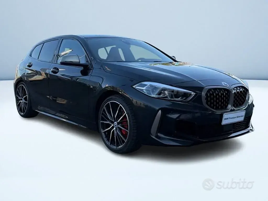 Usata BMW M135 Comfort Edition 306 CV (225 kW) 2022 Nero metallizzato Utilitaria