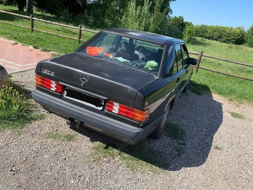 Usata Mercedes 190 118 CV (86 kW) 1992 Grigio Berlina