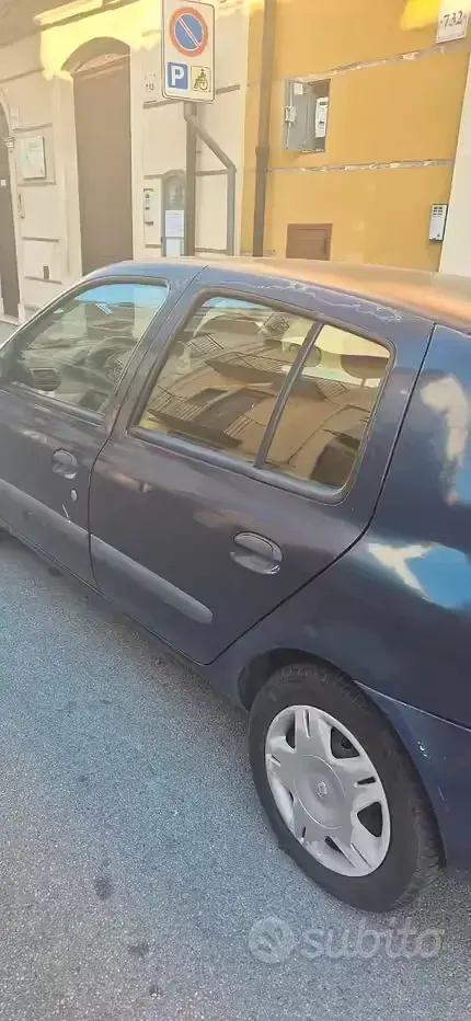 Usata Renault Clio II 48 CV (35 kW) 2003 Blu Utilitaria