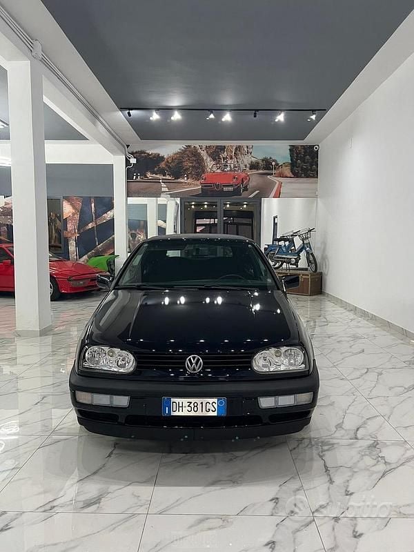 Usata VW Golf III 90 CV (66 kW) 1996 Nero Cabrio