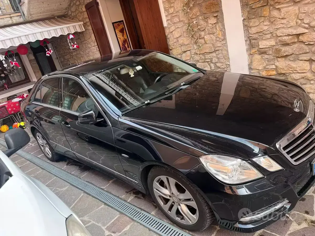Usata Mercedes E220 2010 Nero Berlina