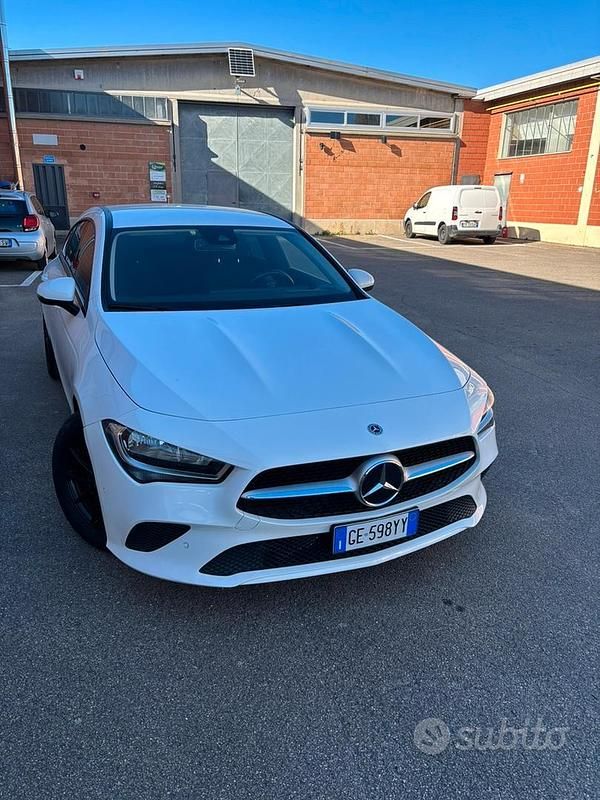 Usata Mercedes CLA200 148 CV (108 kW) 2021 Bianco Station wagon