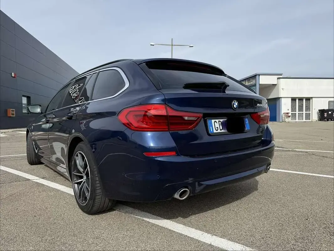 Gebraucht BMW 520 Efficient Dynamics 190 PS (139 kW) 2020 Blau Kombi