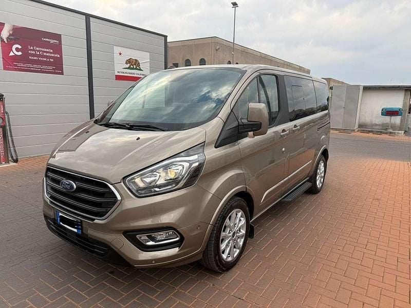 Usata Ford Tourneo Titanium 131 CV (96 kW) 2023 Monovolume