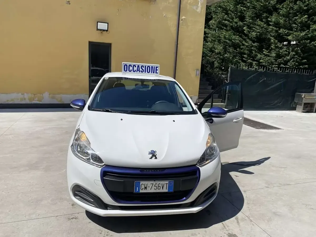 Usata Peugeot 208 Active 68 CV (50 kW) 2015 Other Utilitaria