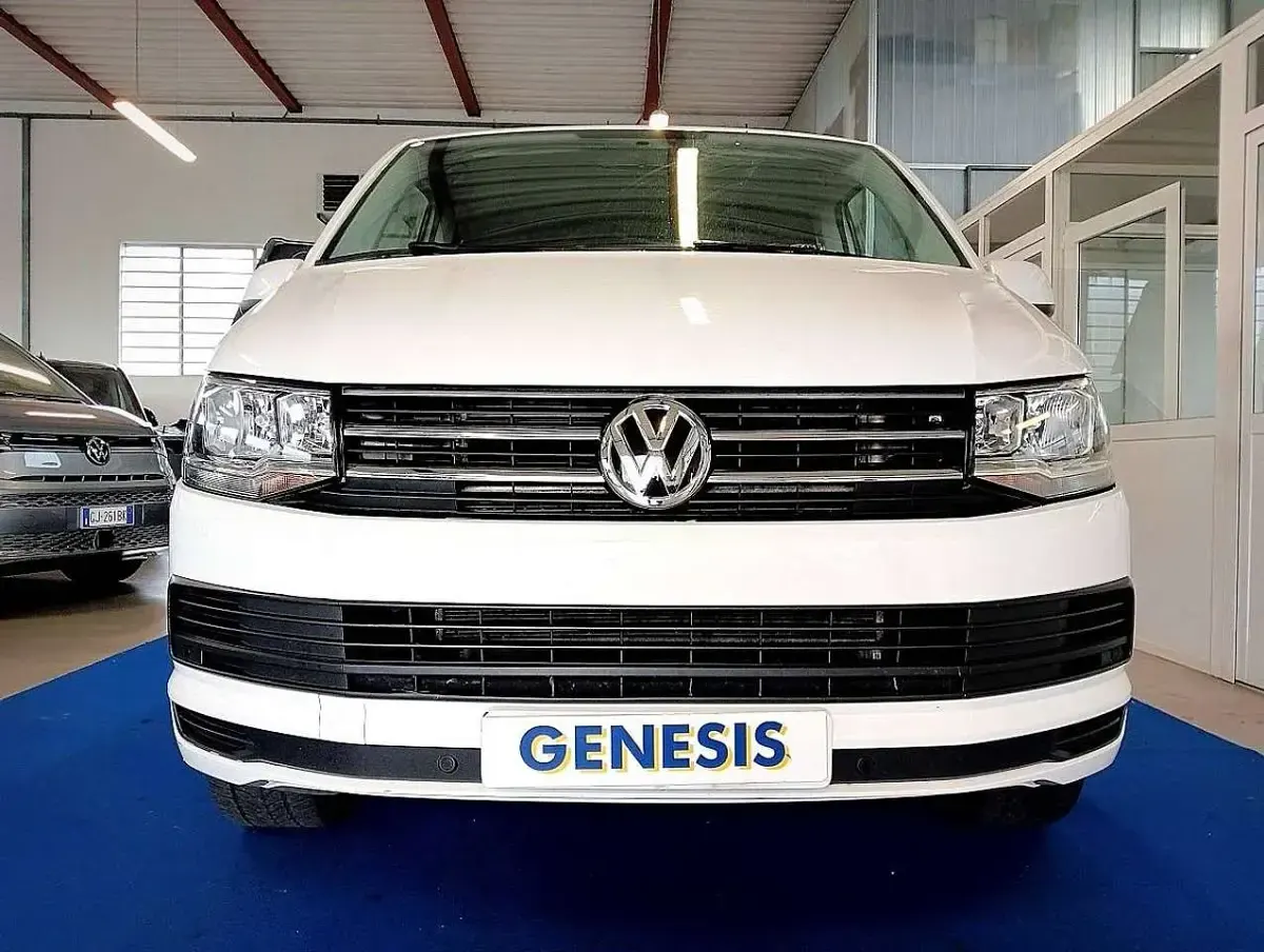 Usata VW Caravelle 150 CV (110 kW) 2016 Bianco Furgone