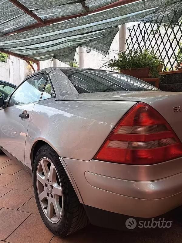 Usata Mercedes SLK200 192 CV (141 kW) 2000 Grigio Cabrio