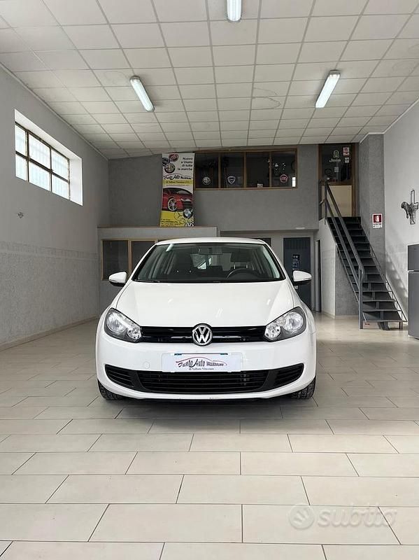 Usata VW Golf VII Trendline 105 CV (77 kW) 2012 Bianco Berlina