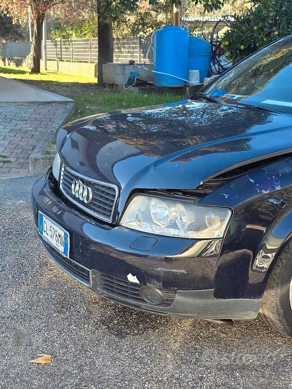 Usata Audi A4 130 CV (95 kW) 2005 Blu Station wagon
