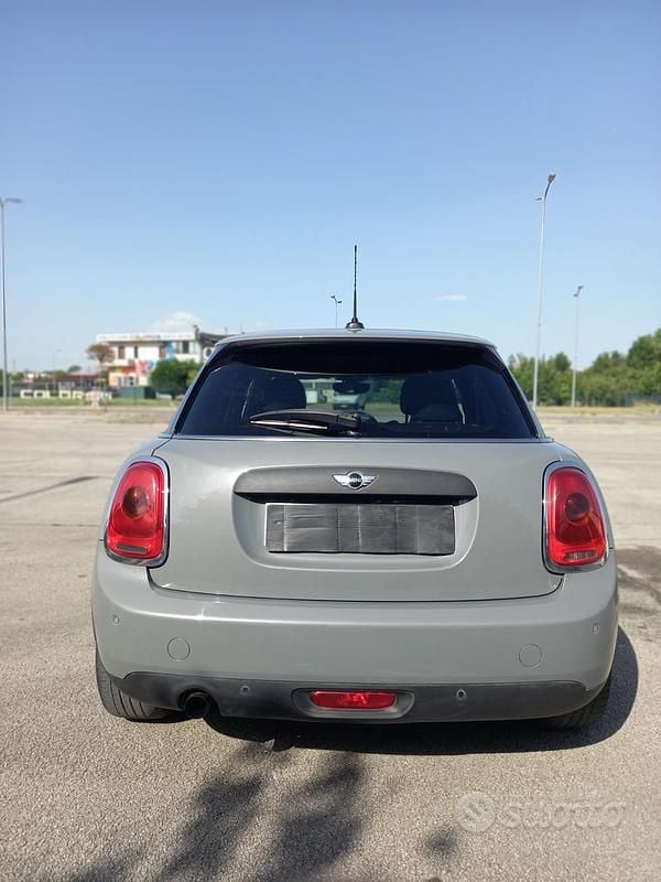 Usata Mini ONE 95 CV (69 kW) 2016 Grigio Utilitaria