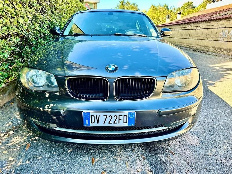 Usata BMW 120 163 CV (119 kW) 2009 Grigio Utilitaria