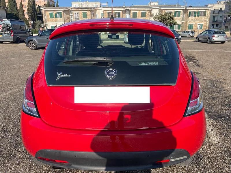 Usata Lancia Ypsilon Gold 95 CV (69 kW) 2013 Rosso Utilitaria