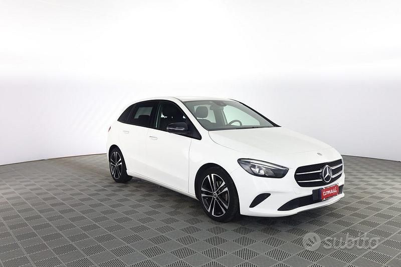 Usata Mercedes B200 150 CV (110 kW) 2020 Bianco Monovolume