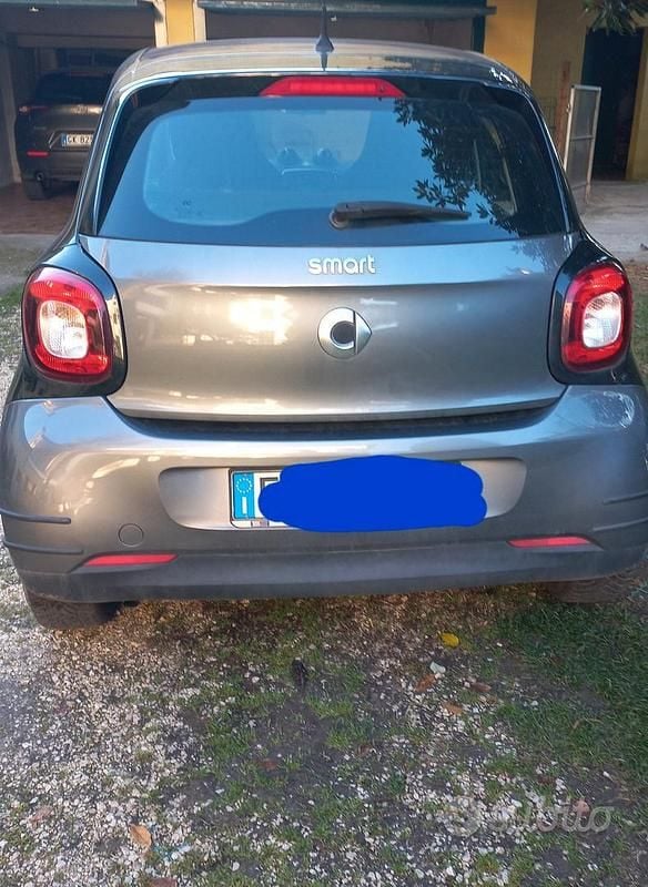 Usata Smart ForFour 71 CV (52 kW) 2016 Grigio Utilitaria