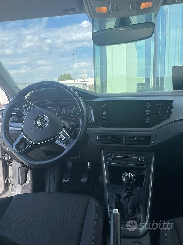Usata VW Polo 110 CV (80 kW) 2021 Grigio Utilitaria