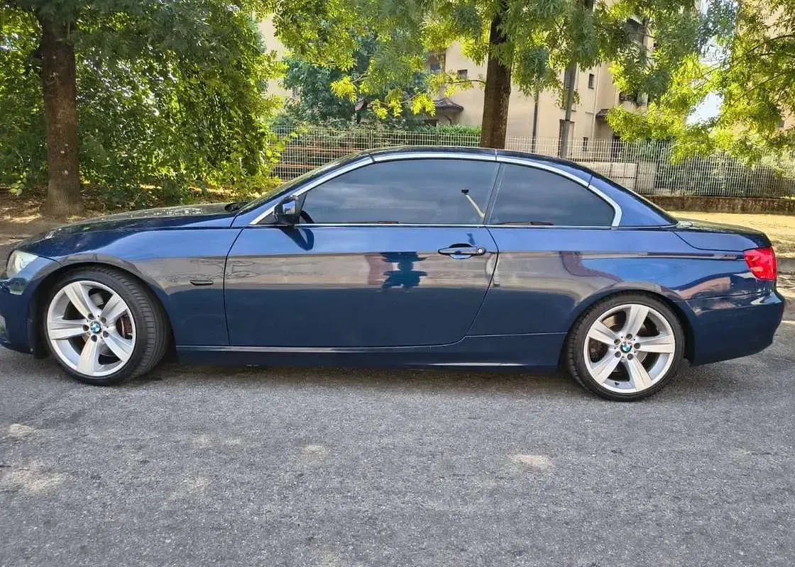 Usata BMW 335 Cabriolet Efficient Dynamics 306 CV (225 kW) 2011 Blu/azzurro Cabrio