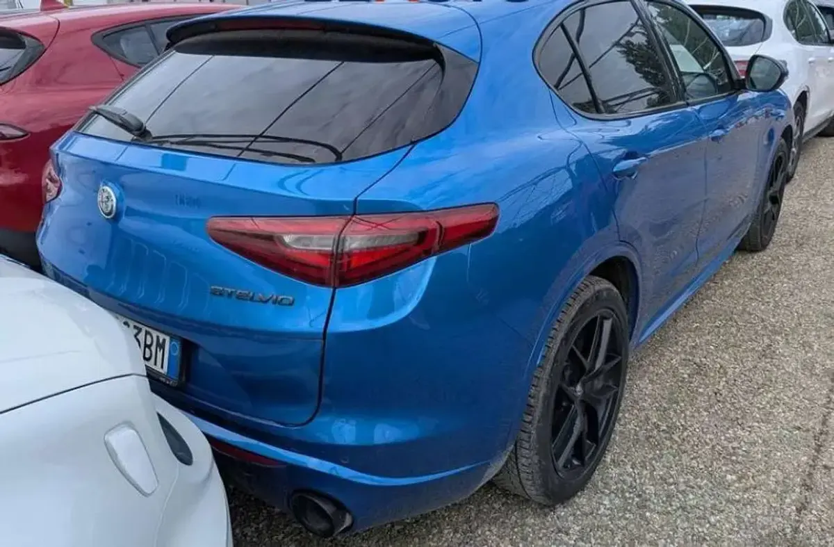 Usata Alfa Romeo Stelvio Veloce 209 CV (153 kW) 2021 Blu/azzurro SUV