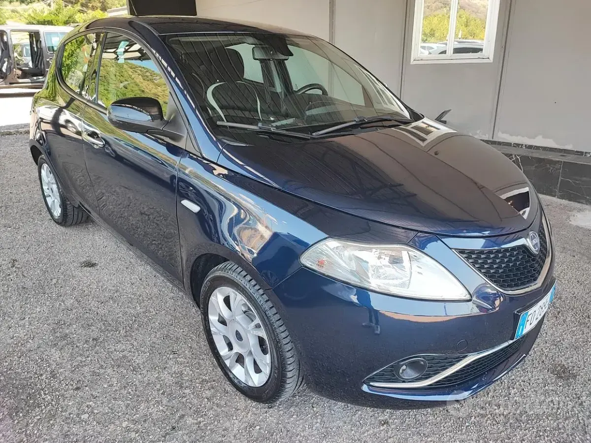 Usata Lancia Ypsilon S 95 CV (69 kW) 2016 Blu Utilitaria