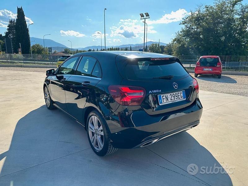 Usata Mercedes A180 108 CV (79 kW) 2018 Nero Berlina