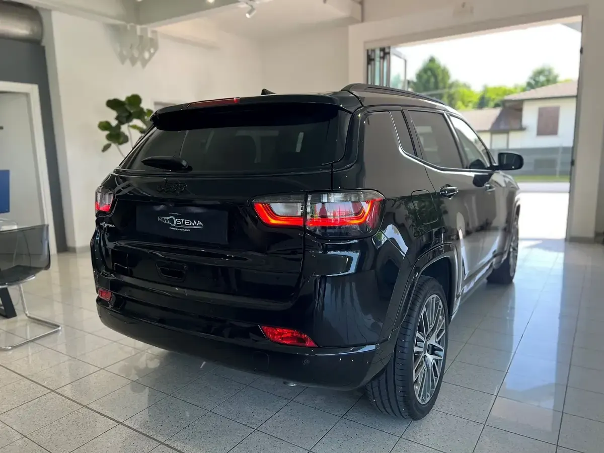 Usata Jeep Compass Summit 131 CV (96 kW) 2025 Nero SUV