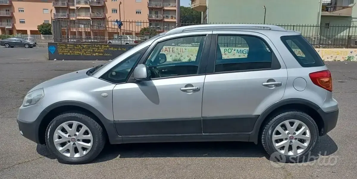 Usata Fiat Sedici Emotion 135 CV (99 kW) 2011 Grigio SUV
