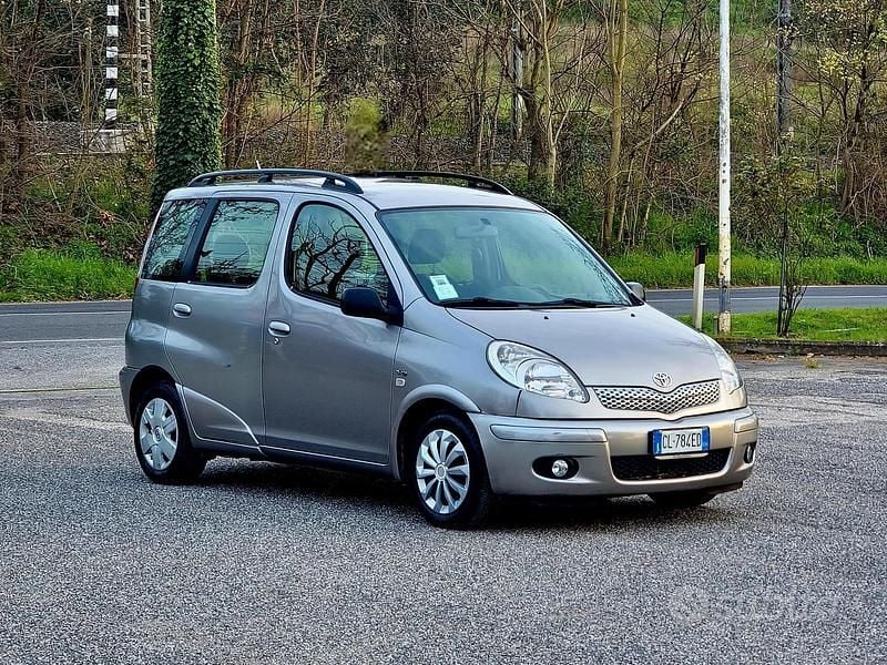 Marrone Usata 2004 Toyota Yaris Verso Sol Monovolume | 2900 € - Immagine 1/4