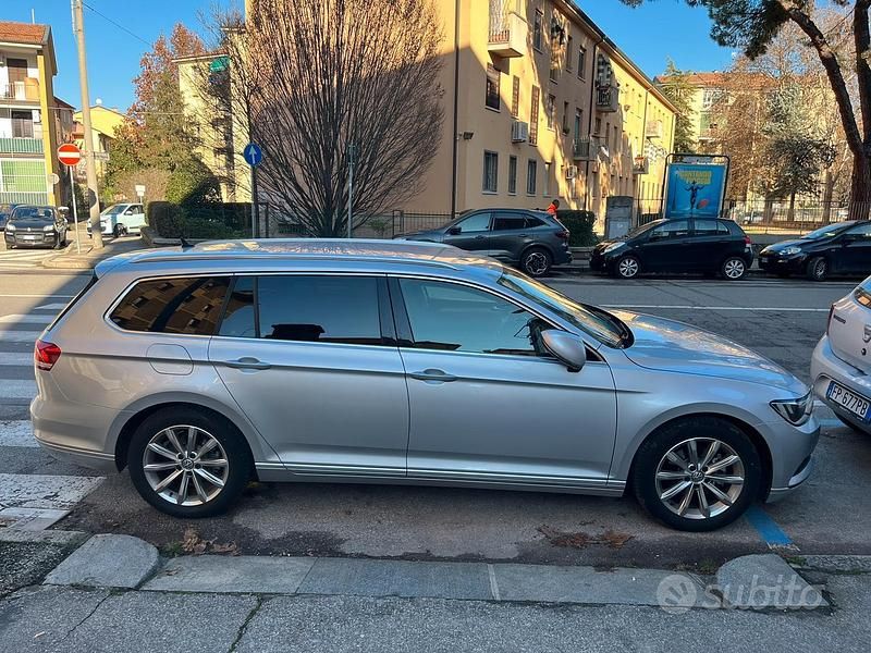 Usata VW Passat 150 CV (110 kW) 2018 Grigio Station wagon