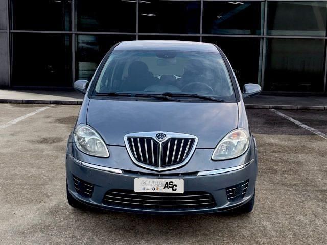 Usata Lancia Musa 77 CV (56 kW) 2009 Argento Monovolume