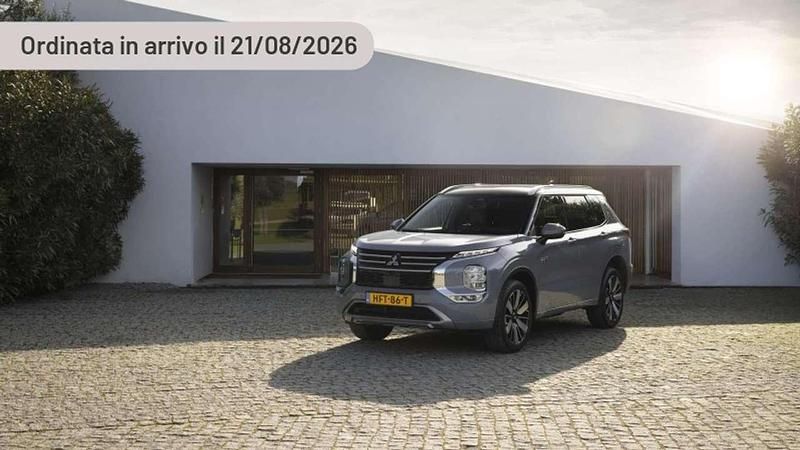 Nuova Mitsubishi Outlander P-HEV Inform 306 CV (225 kW) 2026 Argento SUV