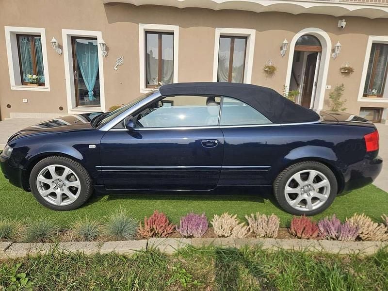 Usata Audi A4 Cabriolet 170 CV (125 kW) 2005 Blu/azzurro Cabrio