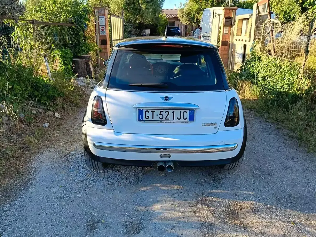 Usata Mini ONE 75 CV (55 kW) 2003 Bianco Utilitaria