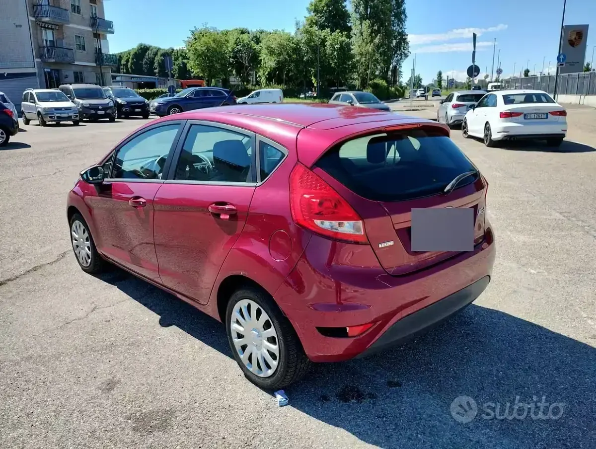 Usata Ford Fiesta 68 CV (50 kW) 2009 Rosso Berlina